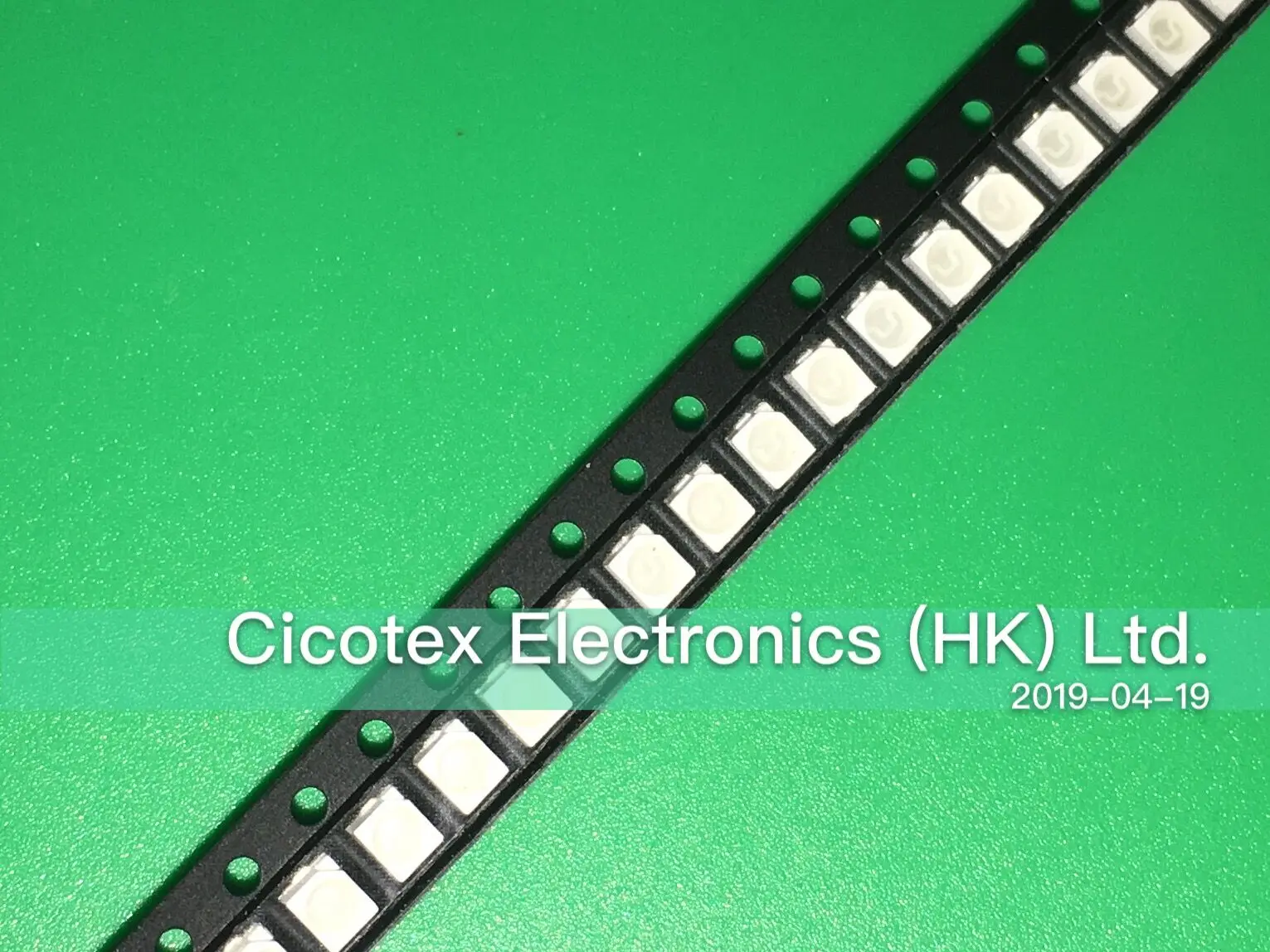 100 шт./лот 3528 Светодиодный диода супер яркий 1210 SMD-светодиодный SMD3528