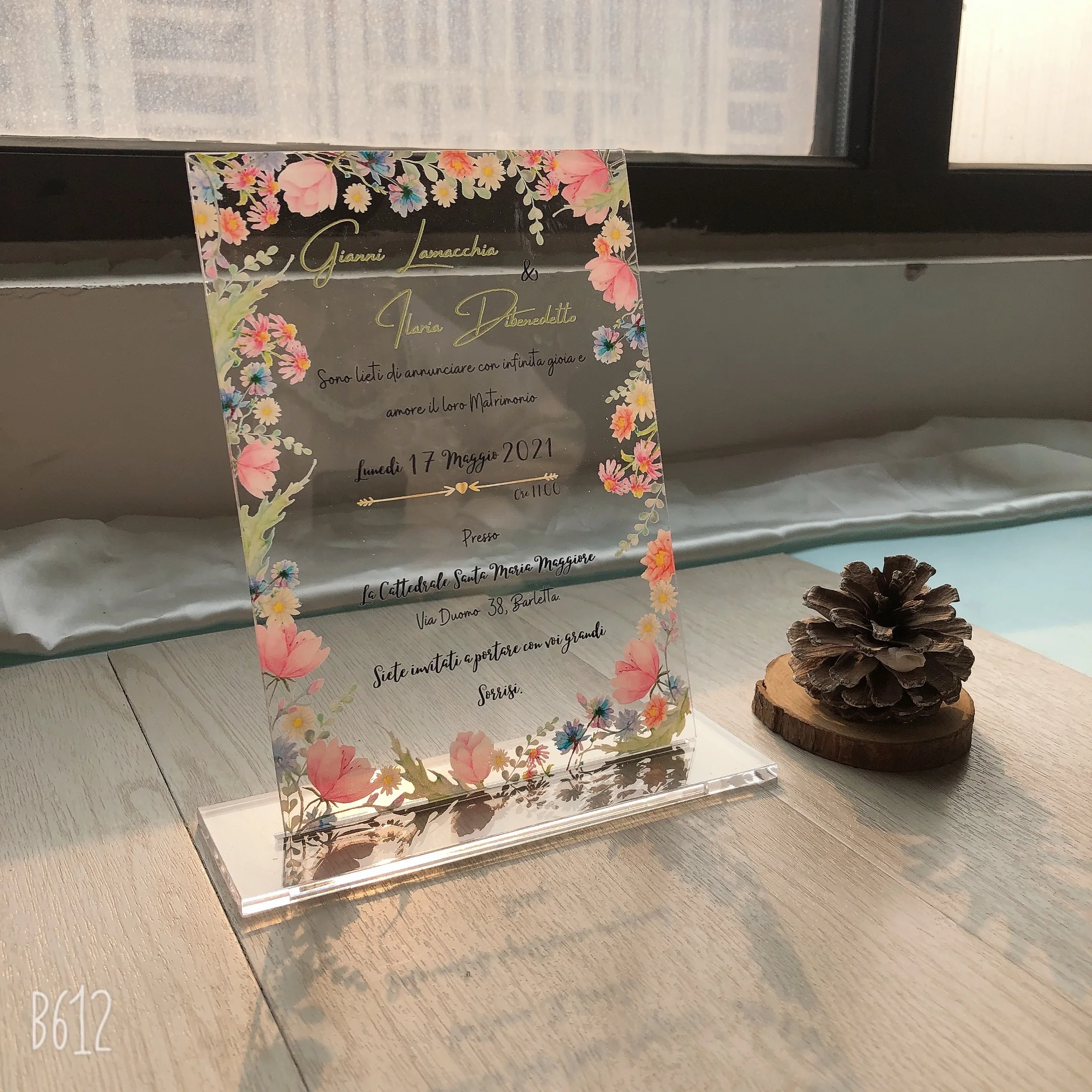 

Clear Acrylic Table Place Cards For Guest Rectangle Square DIY Escort Wedding Name Place Setting Calligraphy Stationery