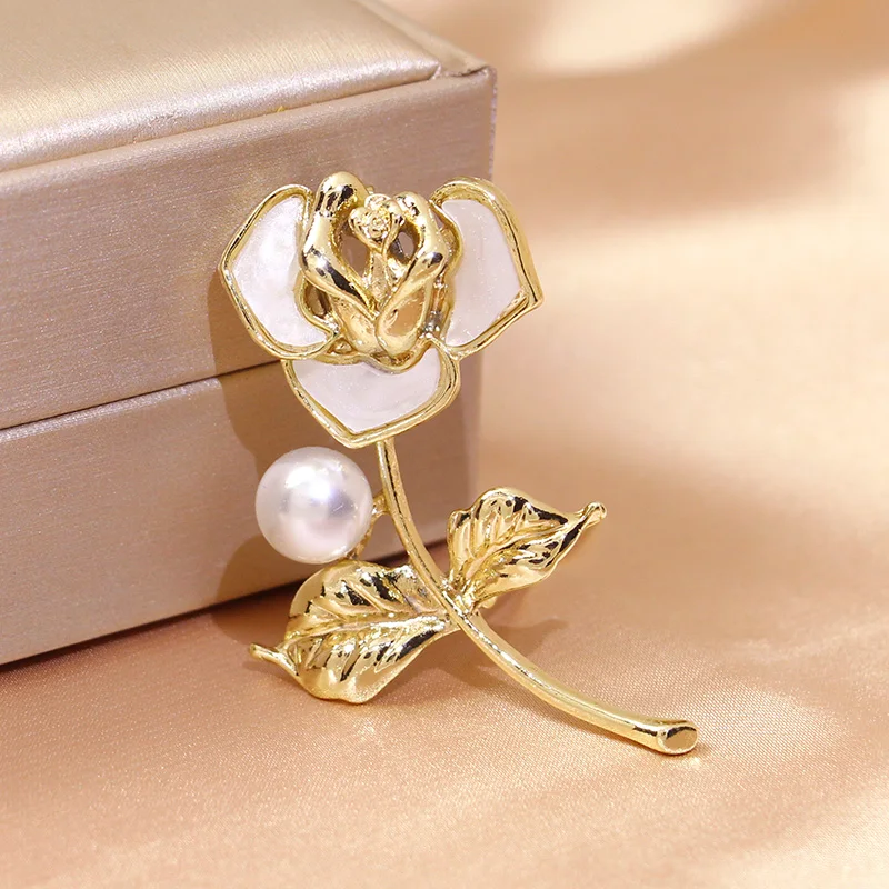 

AINAMEISI New Style Rose Flower Lady Brooch Retro Gold-Plated Plant Brooch Fashion Design Clothing Accessories