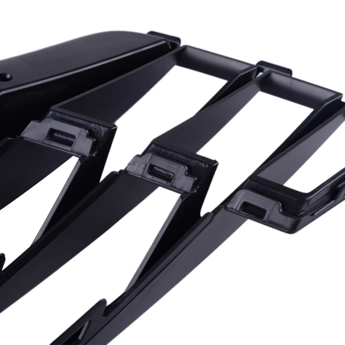 Передняя левая сторона бампера Решетка Сетки Нижняя противотуманная фара