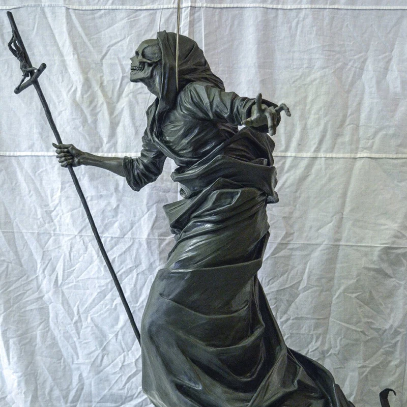 

Статуя черного скелета-хранителя, украшение из смолы в виде черепа на Хэллоуин, украшение для дома, сада, двора K888