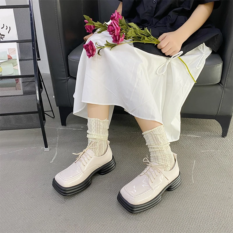 

2021 Autumn PU Leather Oxford Shoes Women Loafers Casual Platform Flats Women Black White New Fashion Square Toe Derby Shoes