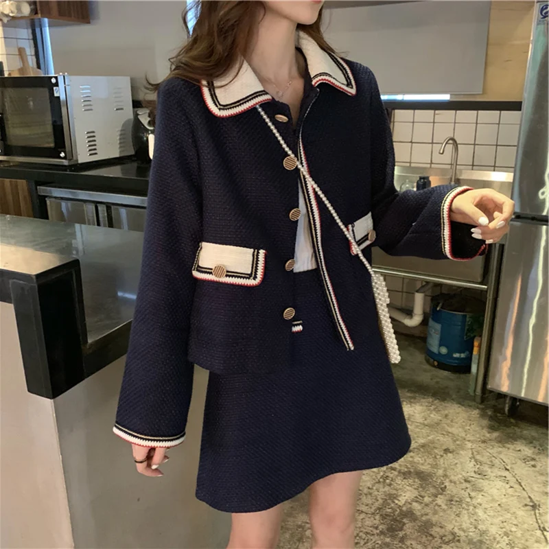 

Korean version of the small incense suit fashion French retro Hepburn style two-piece lady