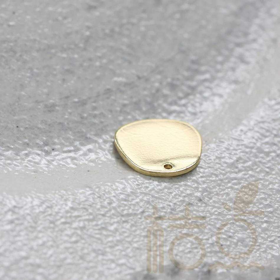 Подвеска из латуни