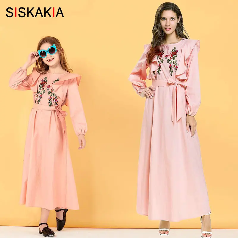 Siskakia/одинаковые платья для мамы и дочки; длинное розовое платье с милыми оборками в стиле пэчворк с вышивкой; мусульманское Повседневное платье макси размера плюс