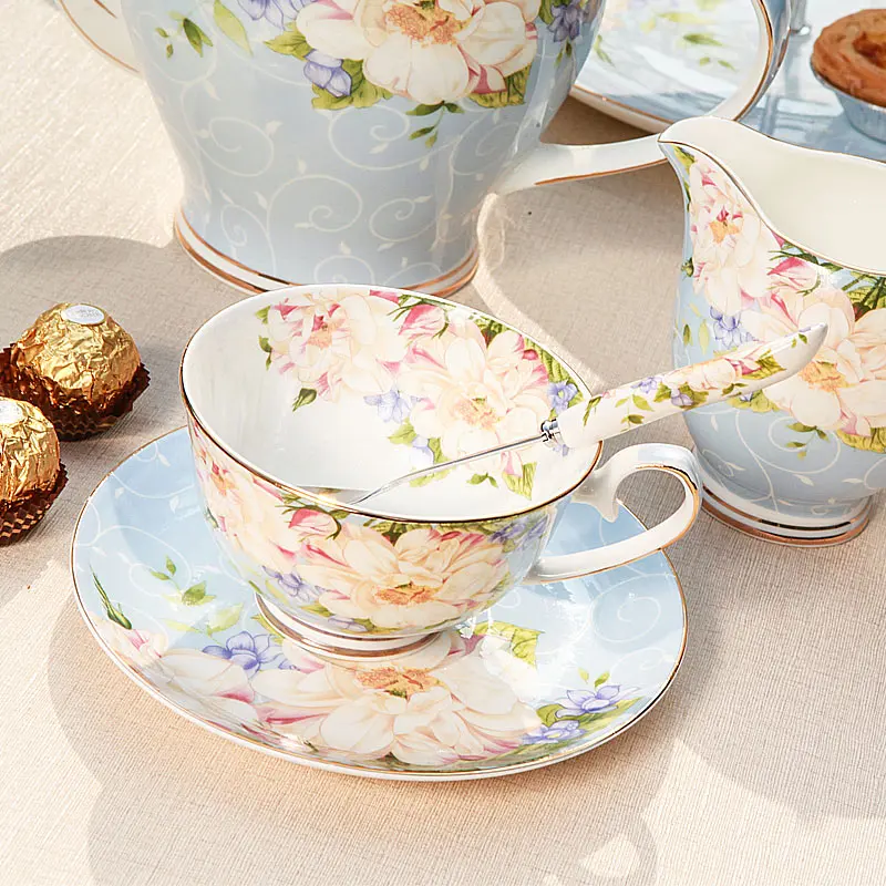 

Kitchen,Dining & Bar