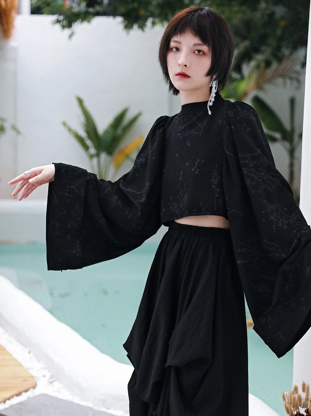

IEQJ 2021 New Summer Fashion Flare Sleeves Lace Hollow Out Backless Bandage Sexy Black Shirt Female Vacation Vestido 8P84401