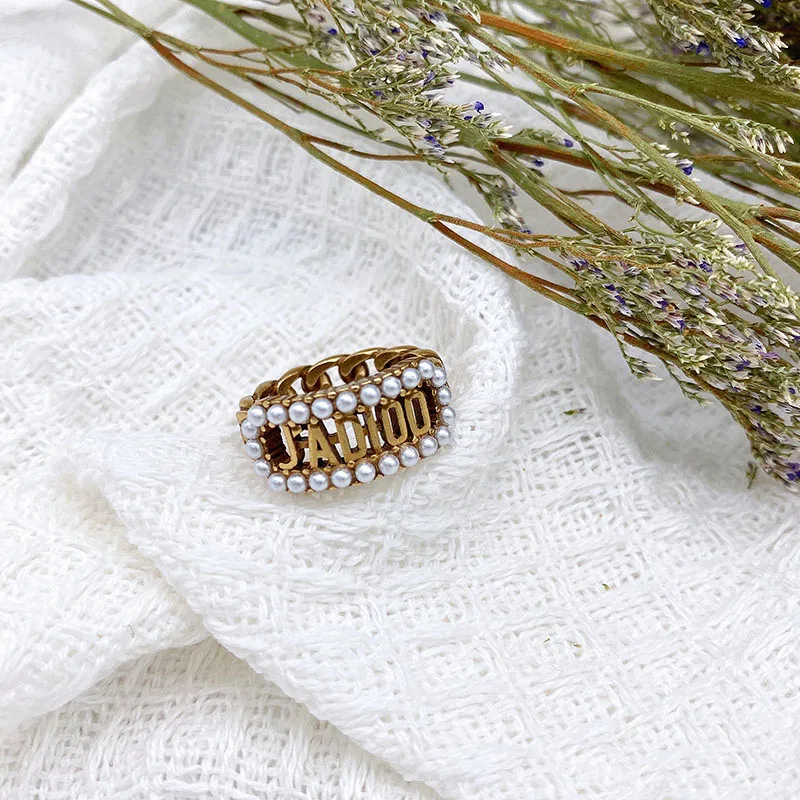 

Кольцо с жемчугом и надписью «Love Forever»