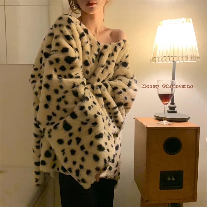 

Autumn Winter 2021 New Women's Sweaters Korean Style Age-Reducing Leopard Print Heavy Industry Keep Warm Female Plush Tops