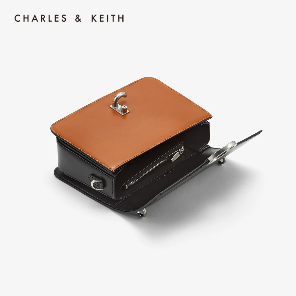 CHARLES＆KEITH Новинка на Лето 2020CK2 20701016 1Женская сумка Металлическое кольцо плечо