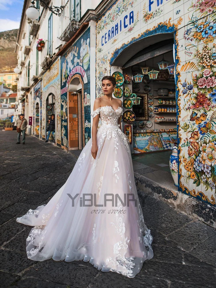 

YILIBER Lace wedding dress luxury retro sleeveless bridal dresses tube top 3d flower backless pink big skirt