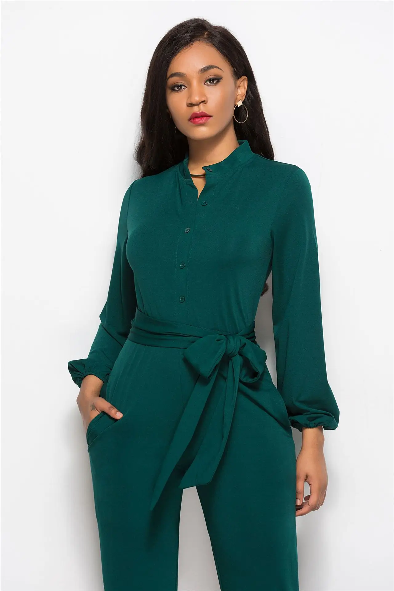 Комбинезон женский с широкими штанинами однотонный ромпер круглым вырезом и