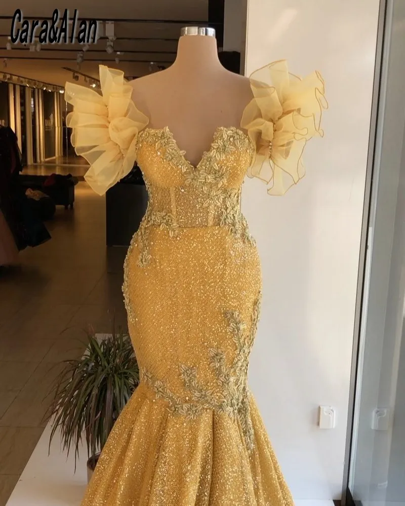 

Кара и Алан Потрясающие золотые вечерние платья Милая Короткие рукава Русалка платье для выпускного вечера 2021 аппликацией Vestidos De La Celebridad