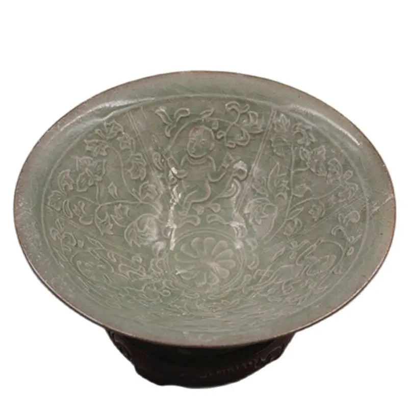 

Early collection of song Yaozhou Kiln celadon baby play carved bowl family collection