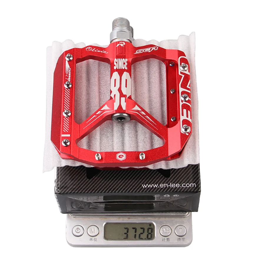 

Road Bicycle CR-MO 9/16" Spindle, Three Pcs Ultra Sealed Bearings Pedals L7U Material +DU Aluminum Strong Powerful MTB Pedal