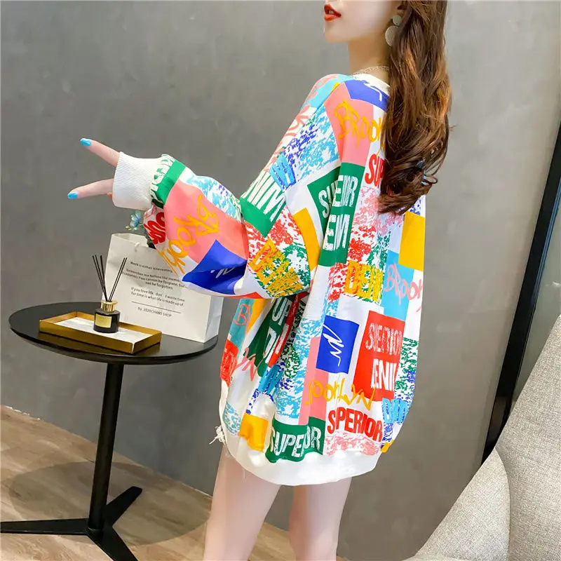 

Loose style graffiti sweater women's round neck 2020 autumn net red versatile casual design sense personalized coat fashion