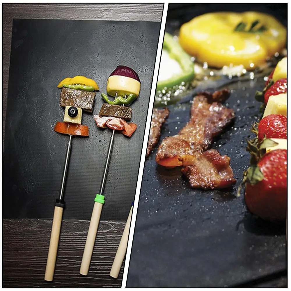 

3pcs Non-stick Grid Mat Barbecue Pad Heat Resistant Barbecue Mat with 2 Brushes