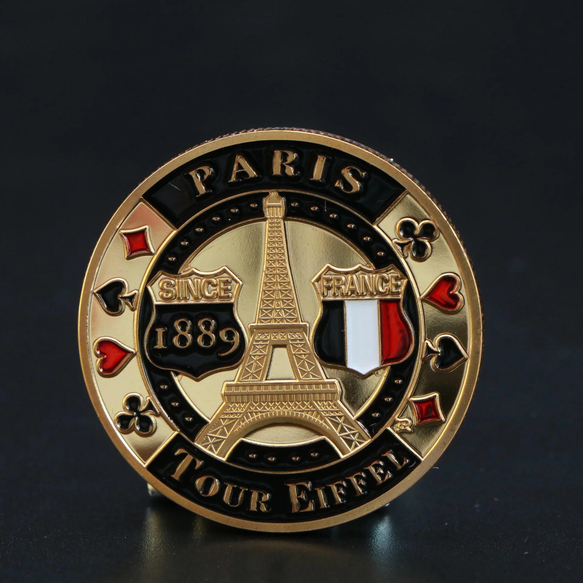 

Eiffel Tower Love Gold Plated Coin Collection Crown Lucky Chips Paris Hotel VIP Commemorative Coins Crafts Challenge Coin