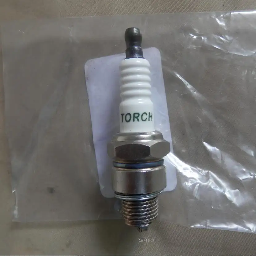 Свеча зажигания EX17 BR6HS E6RC E4RC для ROBIN SUBARU EX13 EX21 EX27 EX35 EX40 EH17 EH36 & MORE 2T 4HP 6HP 7HP 9HP 14HP 20A 06701