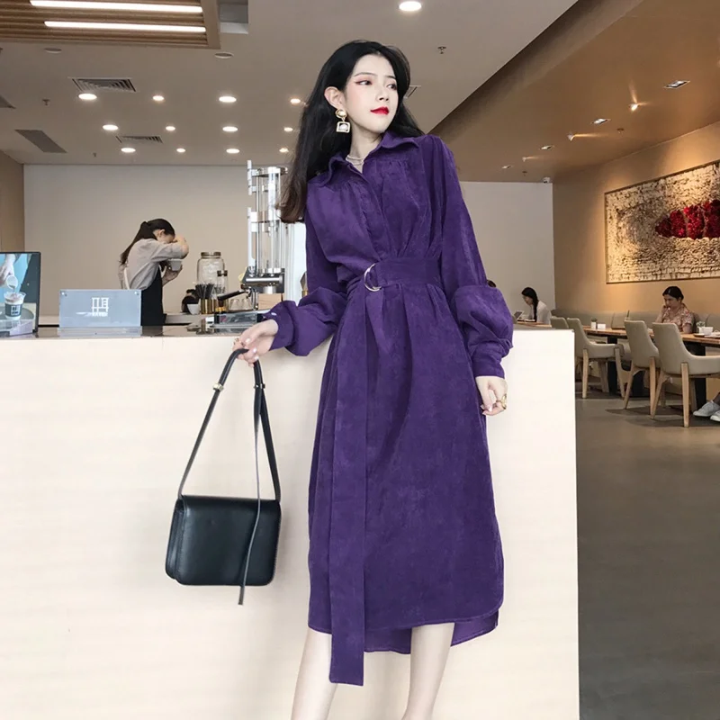 Платье женское вельветовое с отложным воротником приталенное длинное