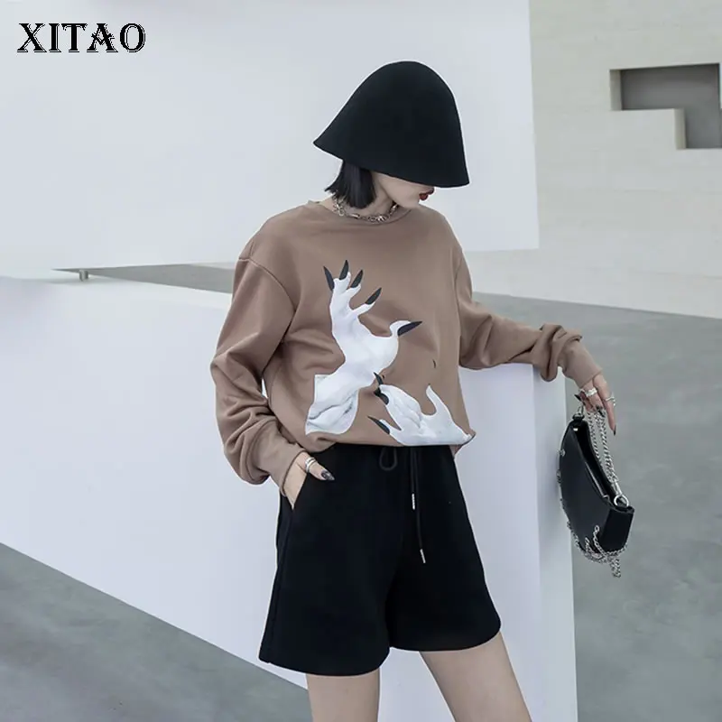 

Hoodies & Sweatshirts