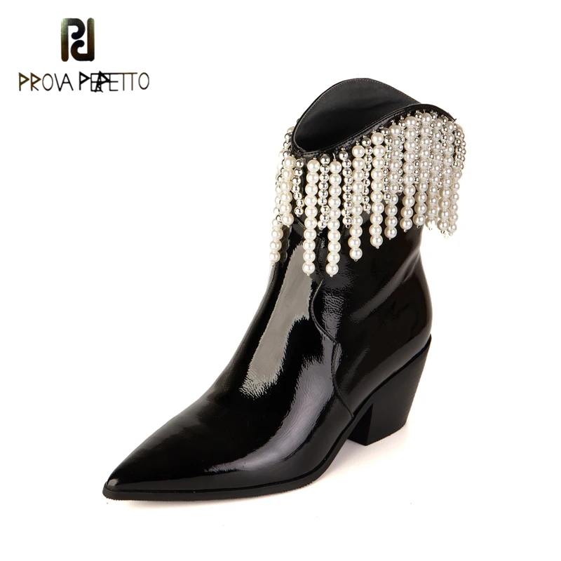 

Модные черные лакированные кожаные ботинки с бахромой и бисером на толстом каблуке, новинка сезона осень/зима 2021, ботинки мартинсы с острым ...