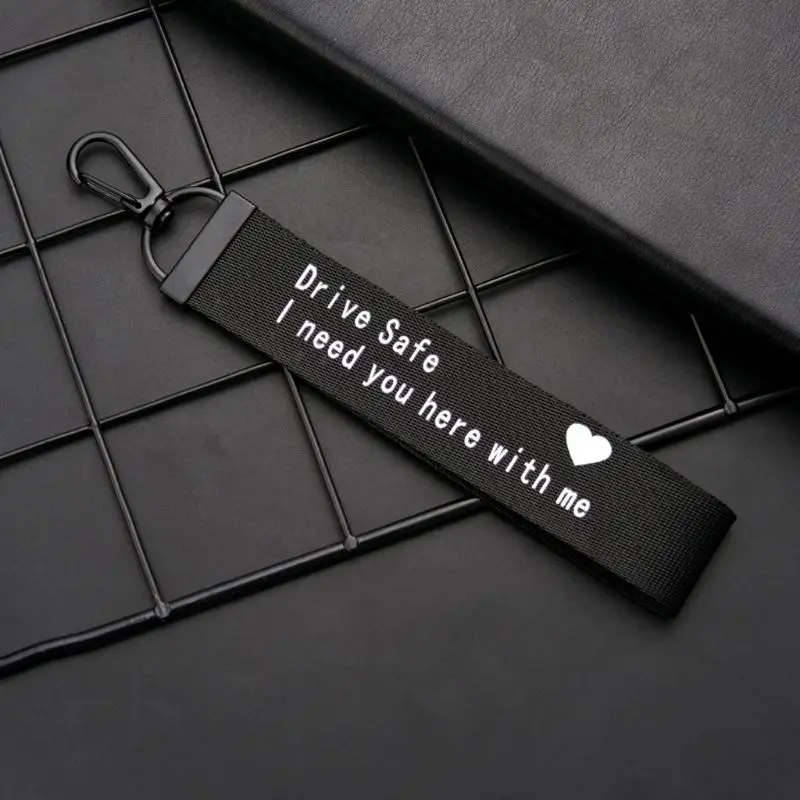 Драйв Сейф мне нужно чтобы вы здесь со мной брелок с лентой для Муж папа подарок