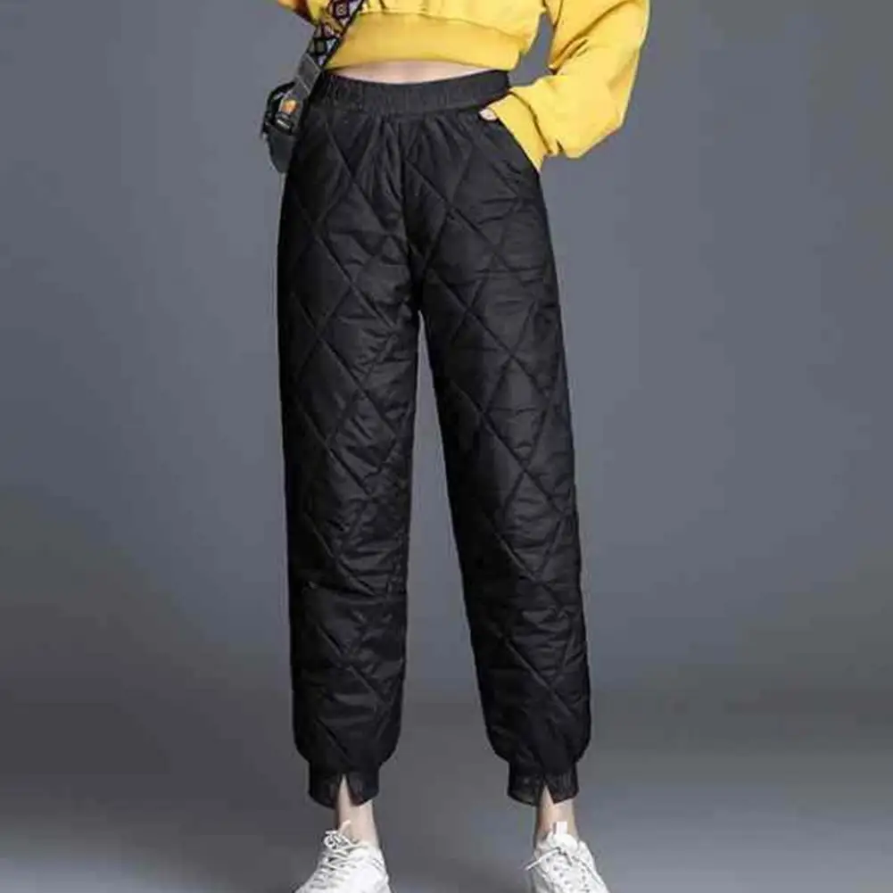 

Slant Pockets Rhombus Pattern Elastic Waist Women Pants Split Elastic Cuffs Solid Color Straight Quilted Trousers for Daily Wear