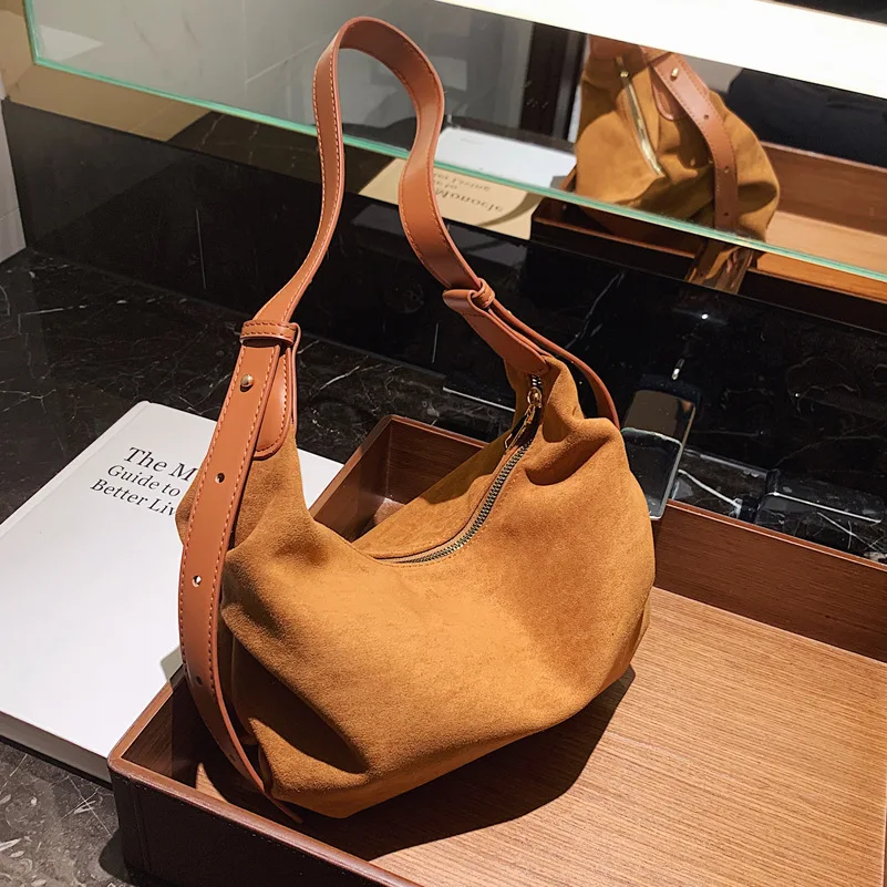 Женская сумка через плечо зимняя вместительная 2021 | Багаж и сумки