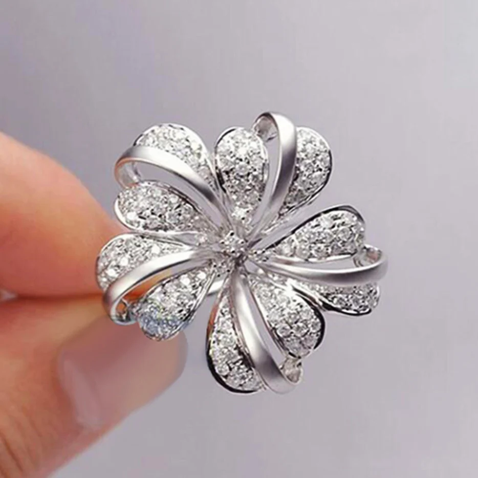 

Huitan Flower Ring Band For Girl Romantic Cute Brilliant Elegant Snow Flower Flake Shaped With Cubic Zircon Stone Women Rings