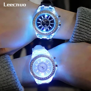 СВЕТОДИОДНЫЕ светящиеся часы Leecnuo, светящиеся часы для студентов, для пар, 7 цветов