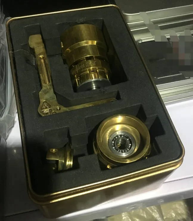 Brass Титановый сплав гироскоп большой паз медь телескопическая роторная декомпрессия игрушка с подшипниками EDC - Цвет: Brass