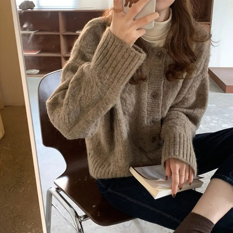 

2021 Women's Round Neck Twist Knit Cardigan Jacket Women's Lazy Style Long-sleeved Short Solid Color Button Sweater Sweater
