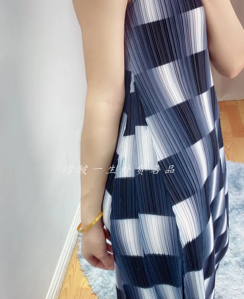 

Changpleat 2020 new sleeveless Women dresses Miyak Pleated Fashion Plaid printing Elastic waist Female Dress Tide