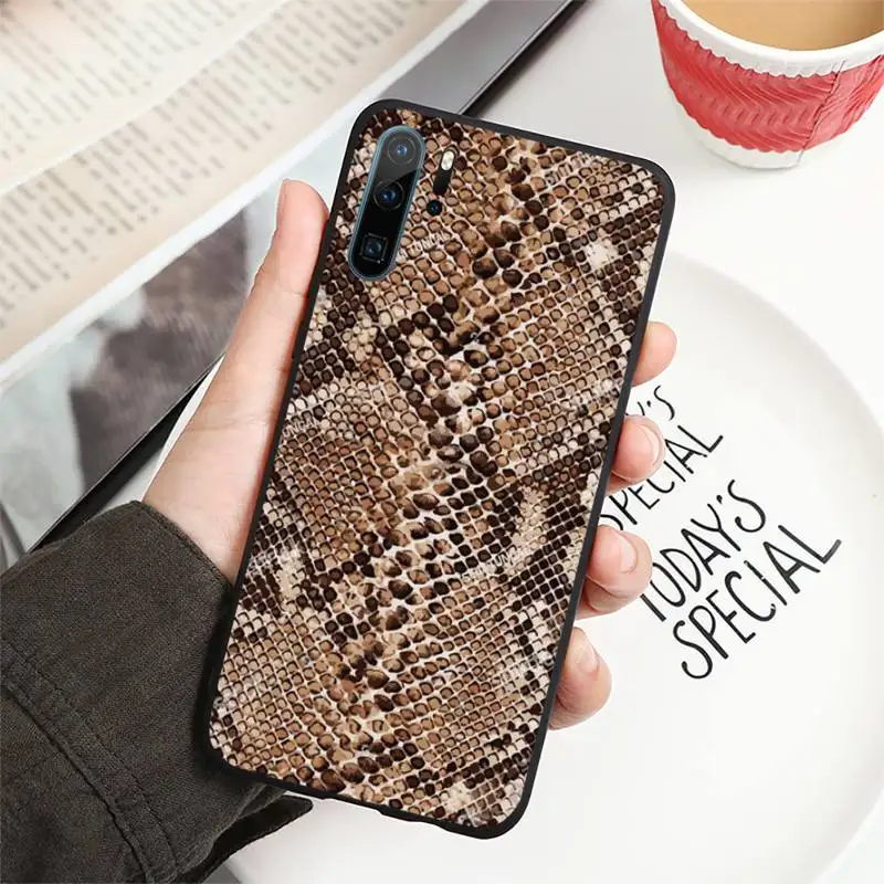 

Leather Snake Scales pattern Phone Case For Huawei honor Mate P 10 20 30 40 i 9 8 pro x Lite smart 2019 nova 5t