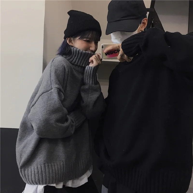 Свитер Женский вязаный однотонный с воротником-хомутом в готическом стиле |