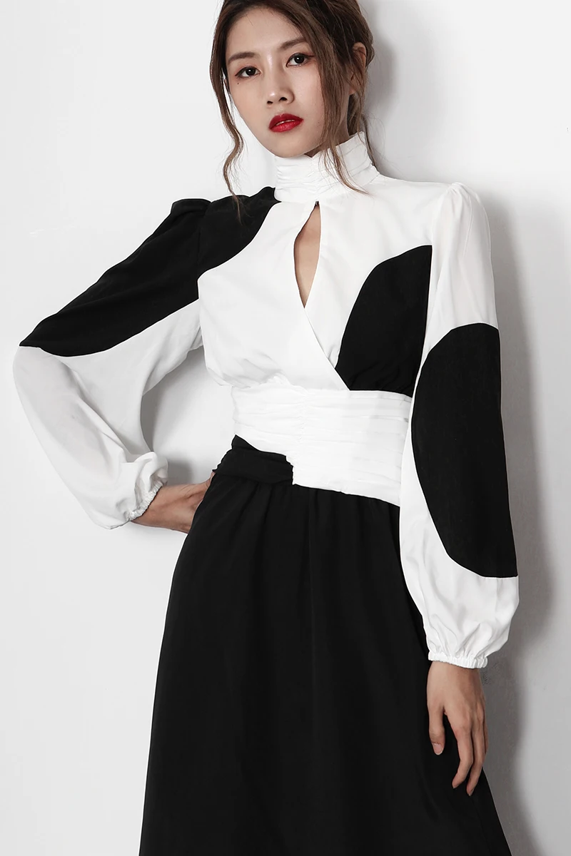 

2020 stand collar lantern sleeves polka dots printed high waist short shirt female chiffon blouse U480