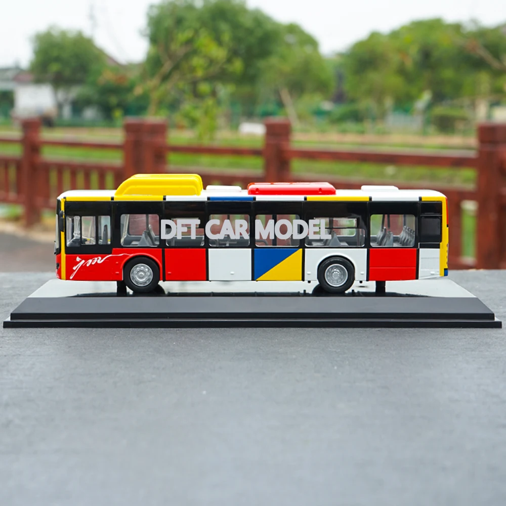 Автомобили игрушечные из сплава в масштабе 1:64 модель автобуса K9 K8 Детские