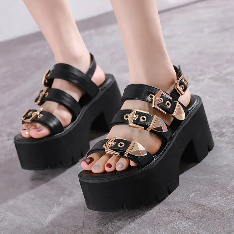Сандалии женские на платформе с массивным каблуком панк-обувь 2020 новые летние