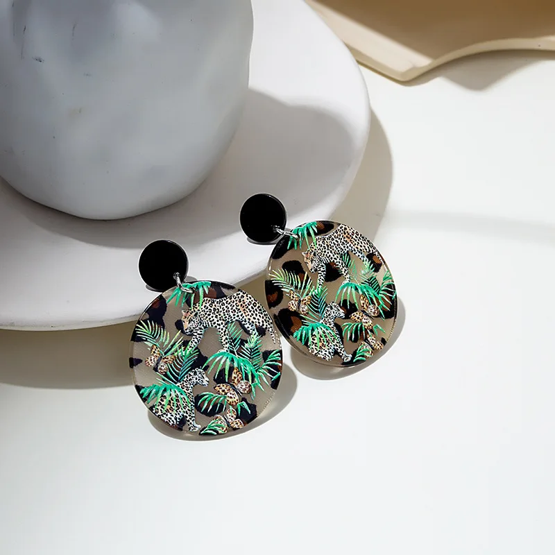 

OE 2021 Creative Leopard Embossed Leaf Butterfly Earrings Exaggerated Retro Animal Earrings