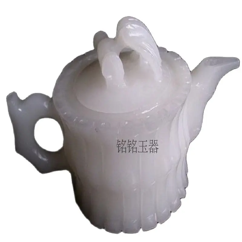 Китайский чай кунг-фу с натуральным белым нефритовым чайником и чайной чашкой в