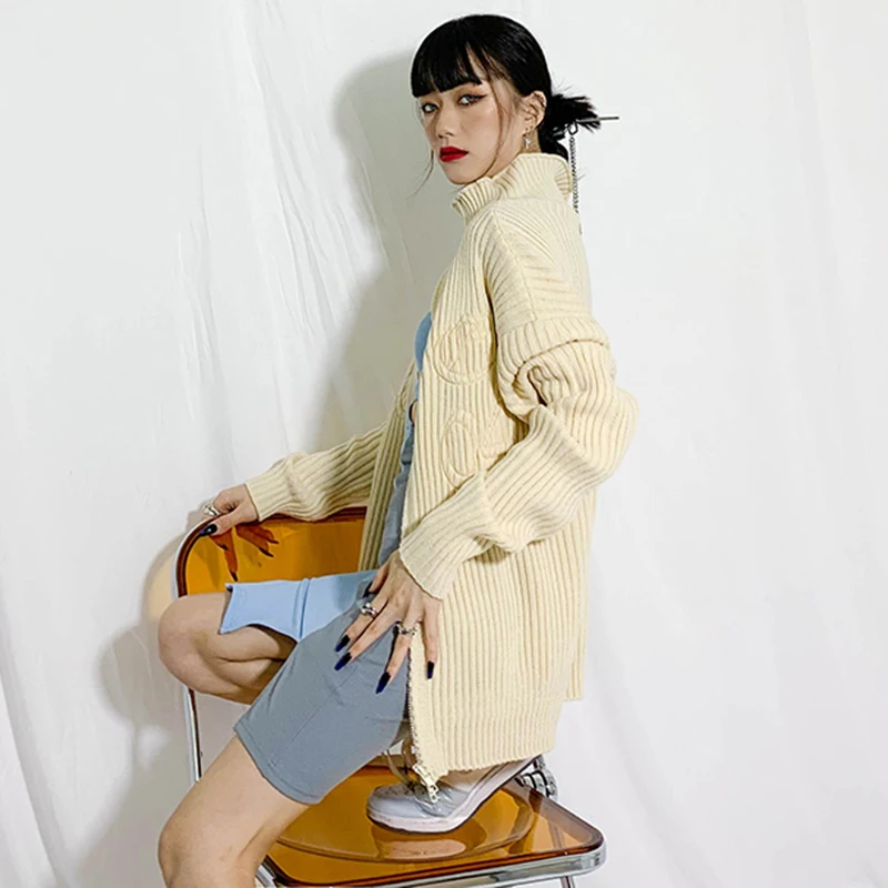 

[EAM] Apricot Embroidery Knitting Cardigan Sweater Loose Fit Long Sleeve Women New Fashion Tide Spring Autumn 2021 1DE0908