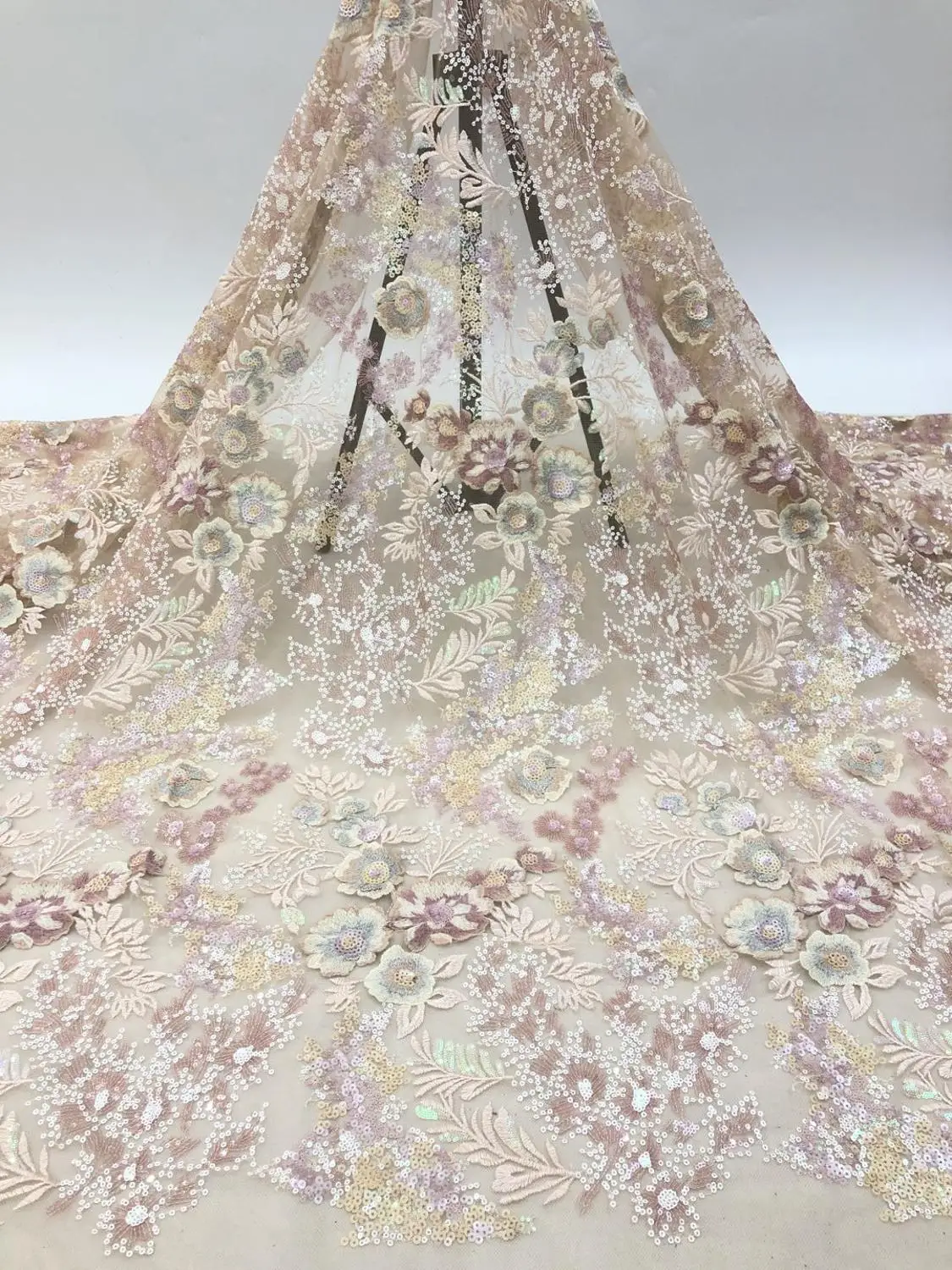 

High quality embroidered lace sequin fabric flowers French mesh lace tulle African sequin lace fabric for evening dress wedding