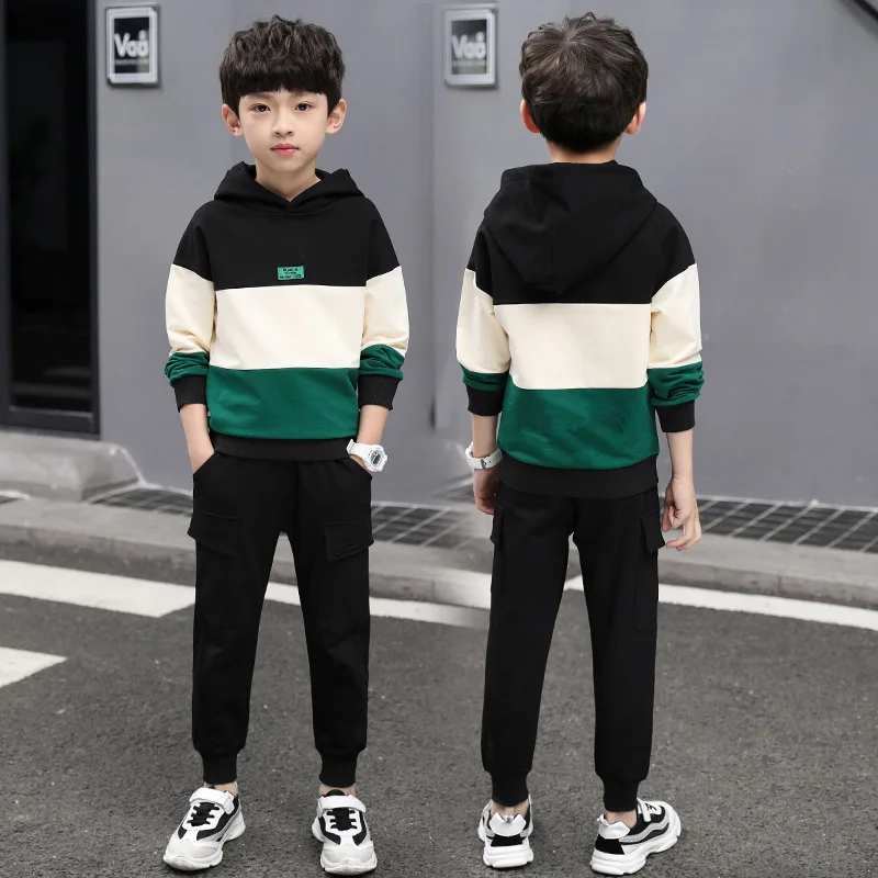 Трикотажный джинсовый костюм для мальчиков с длинным рукавом и капюшоном на