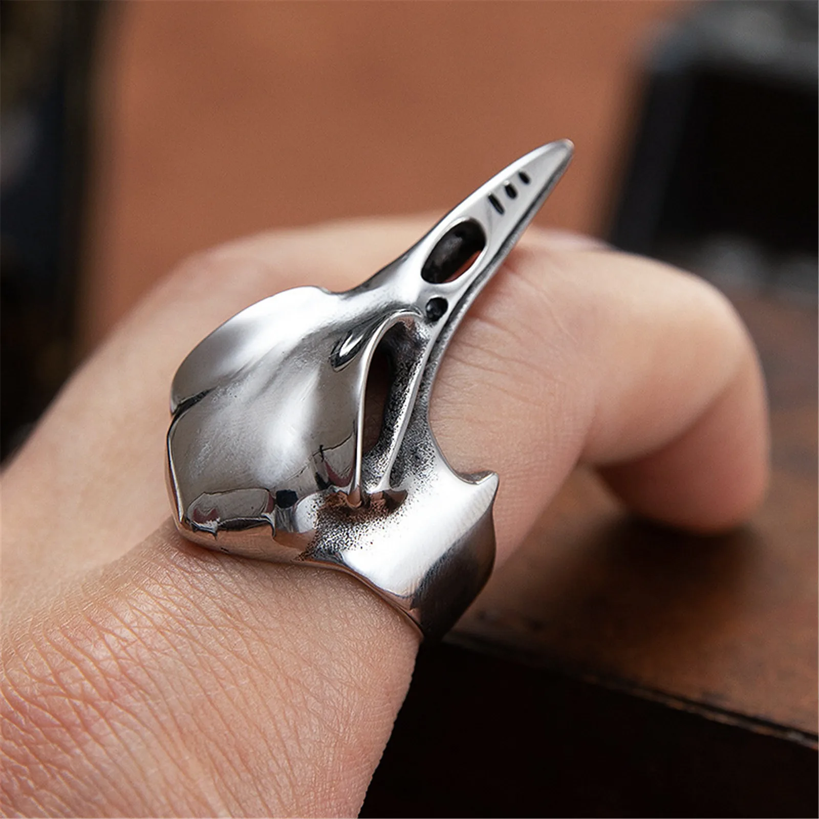 

Кольцо с вороном из нержавеющей стали ворона голова черепа птица длинный клюв многоцветные готические ювелирные изделия для мужчин и женщи...