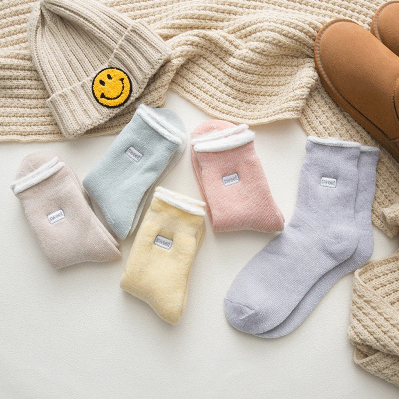 5 Pairs Korean Style Cotton Women Socks Winter Autumn Warm Female Cute Socks Fashion Leopard Designed School Students AE0021