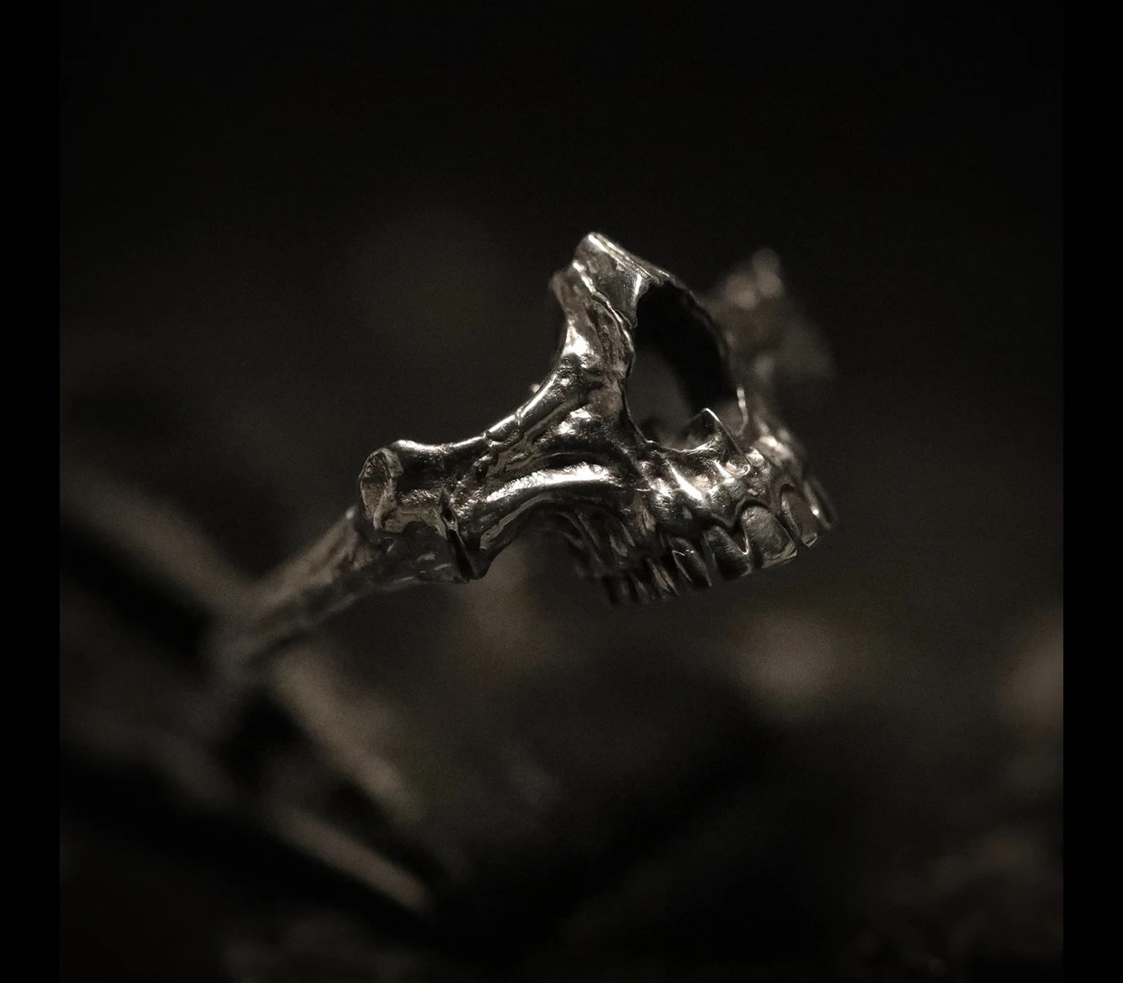 Мужское кольцо в готическом стиле с черным черепом из нержавеющей стали 316L