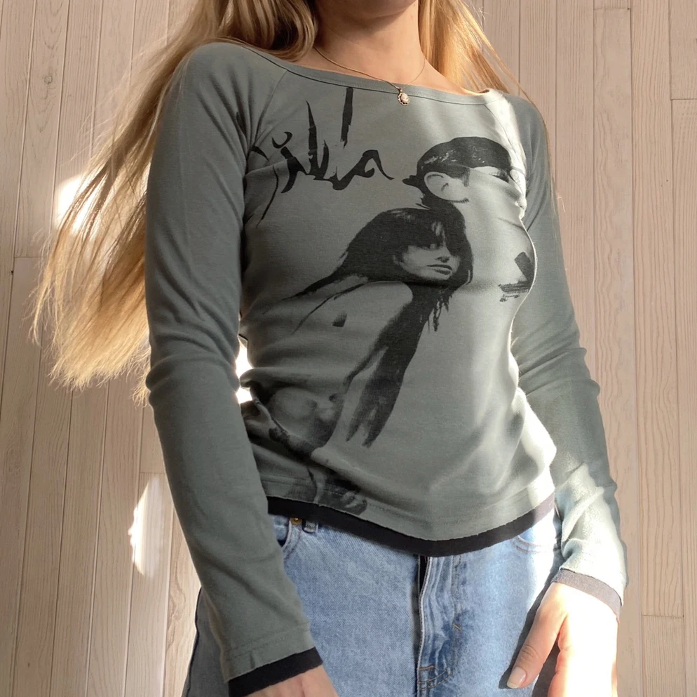 

E-girl Autumn Round Collar T-shirt Girl Leisure Style Creative Portrait Printing Long Sleeve Tops Slim Base Shirt