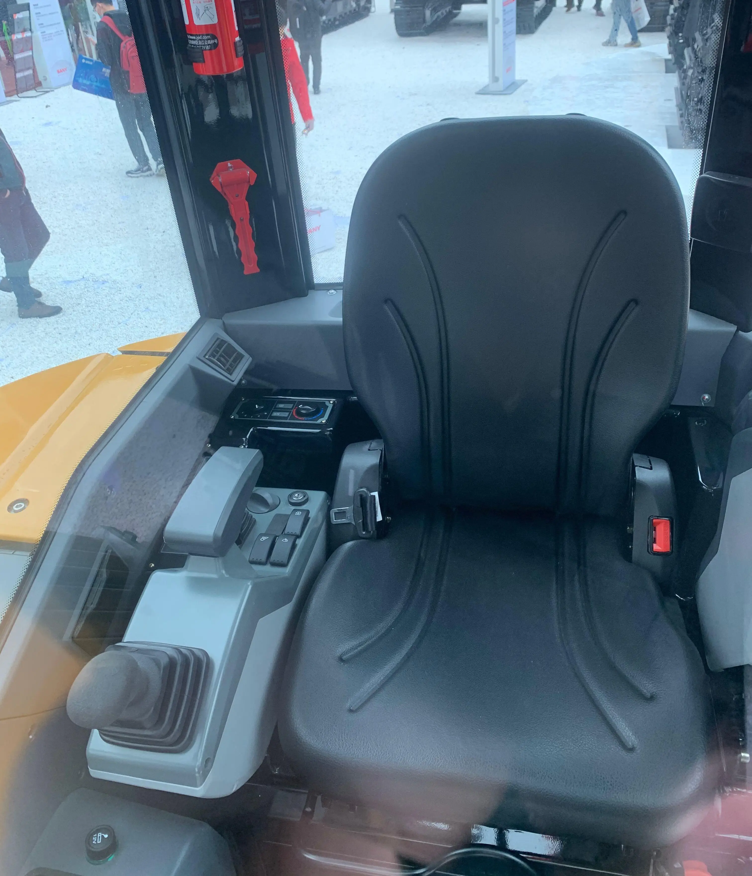 

Hot sale 5Ton excavator with attachment