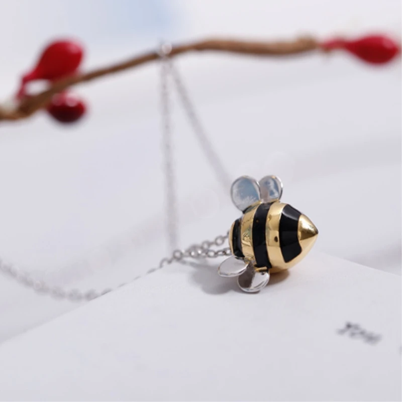 

Korean Cute Bee Clavicle Chain 925 Sterling Silver Temperament Personality Fashion Female Jewelry Necklace